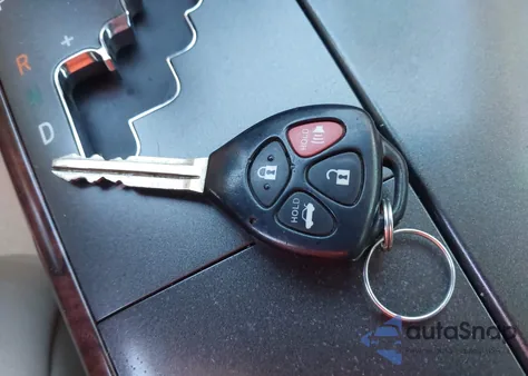 2012 Toyota Avalon z USA, uszkodzony, nr VIN 4T1BK3DB7CU449197